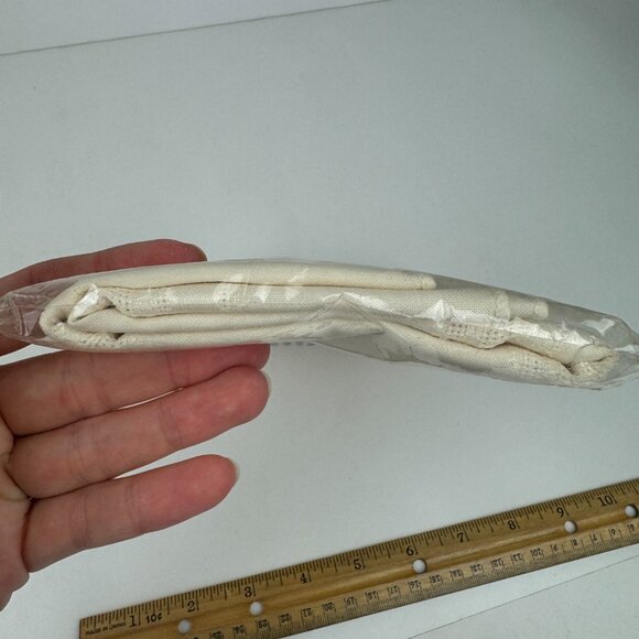 Vtg Bardwil Linens Pack of 4 Cloth Dinner Napkins 17inchx17 inch Off White Cream - Picture 8 of 12